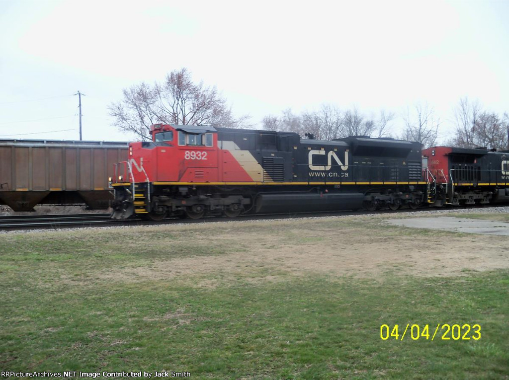 CN 8932